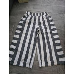 Women's Tulip Wide Leg Capris Palazzo Ankle Pants White and Gray Stripes Size Me